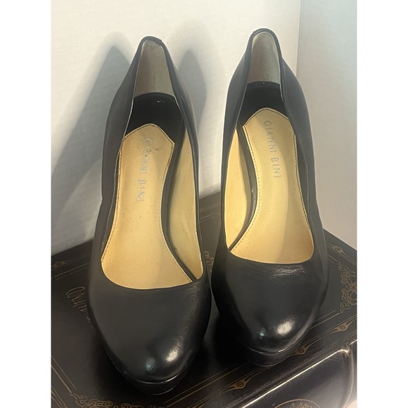 Gianni Bini Womens Black Leather‎ Round Toe Heels Stiletto 8M Pumps - Picture 2 of 4